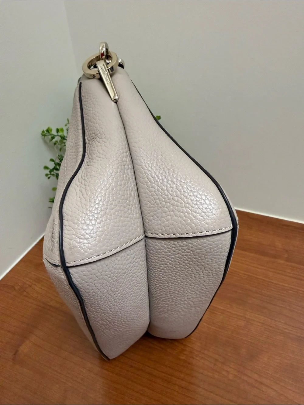Kate Spade Crush Mushroom Pebbled Leather Medium Crossbody EUC